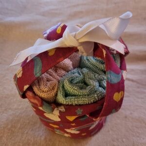 Colorful 4pc Washcloth Gift Set with Fabric Basket